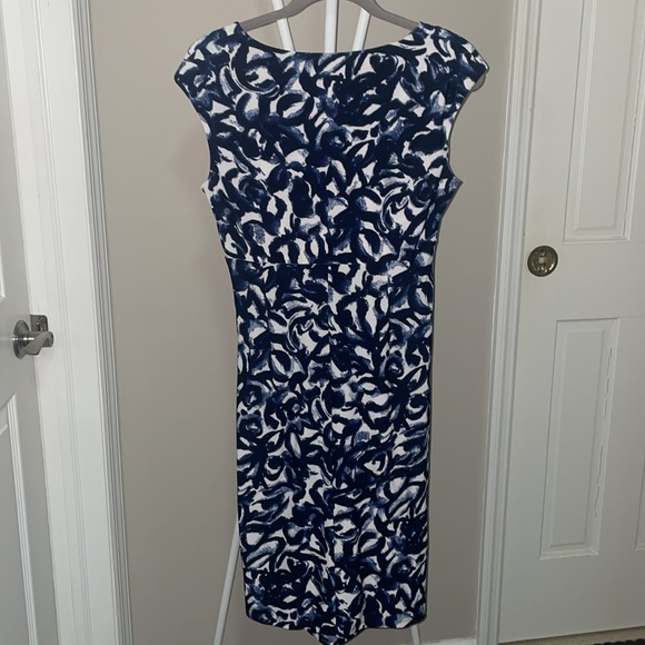 Ralph Lauren Blue & white dress Perfect for so many occasions! - Picture 5 of 7